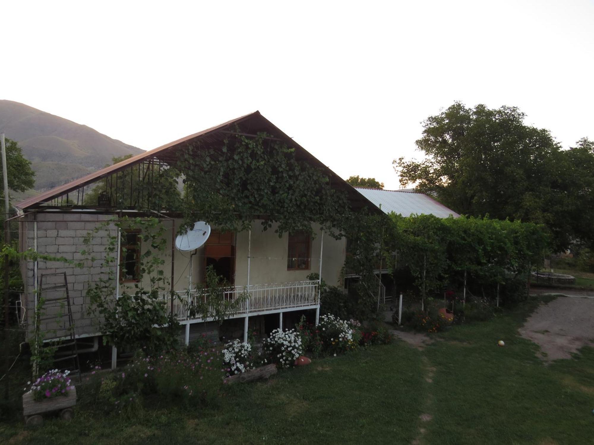 Guest House Aleksandre T'mogvi Exterior photo